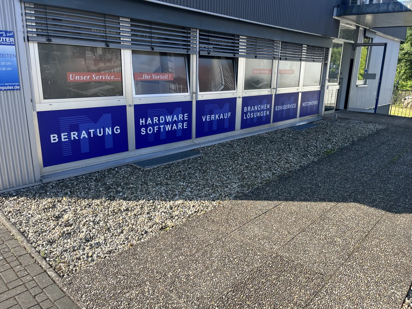 Fassadenbeschriftung Schilder